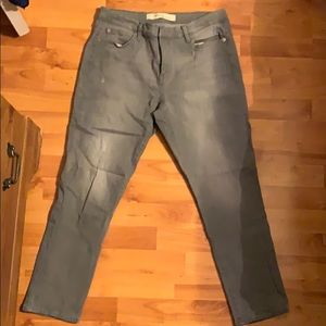 Gap Gray “Best Girlfriend” Capri’s Size 30
